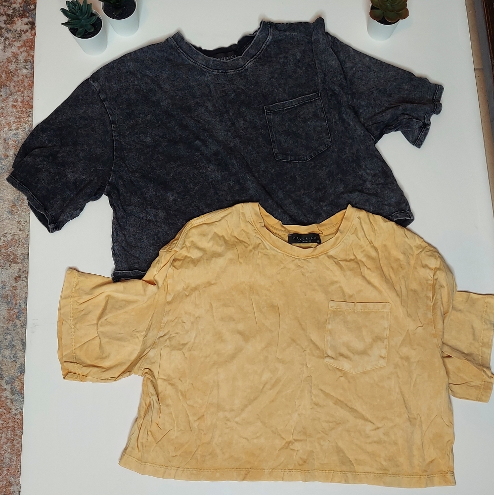 2 cropped tees